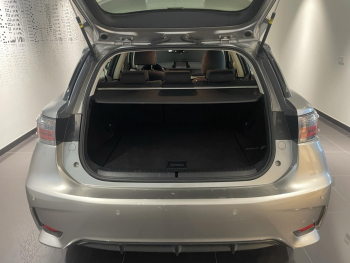 Photo 7 du bon plan LEXUS CT 200h Pack Business occasion à 15990 €