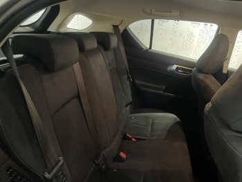 Photo 11 du bon plan LEXUS CT 200h Pack Business occasion à 15990 €