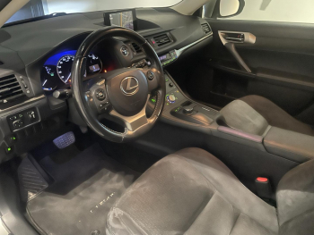 Photo 15 du bon plan LEXUS CT 200h Pack Business occasion à 15990 €