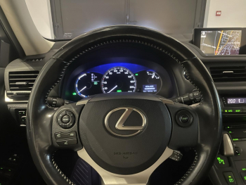 Photo 18 du bon plan LEXUS CT 200h Pack Business occasion à 15990 €