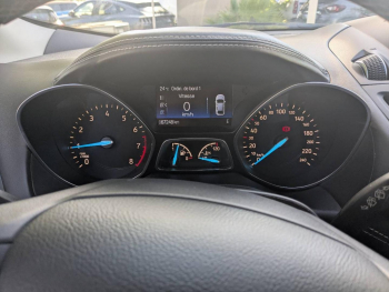 Photo 17 du bon plan FORD Kuga 1.5 Flexifuel-E85 150ch Stop&Start Vignale 170g 4x2 Euro6.2 occasion à 18490 €