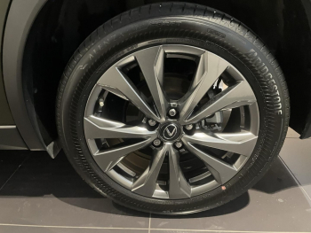 Photo 7 du bon plan LEXUS UX 250h F SPORT Design 2WD occasion à 28990 €