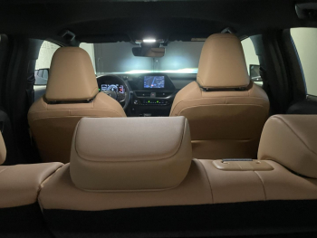 Photo 17 du bon plan LEXUS UX 250h F SPORT Design 2WD occasion à 28990 €