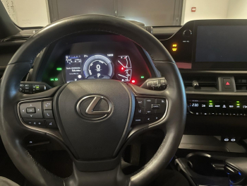 Photo 22 du bon plan LEXUS UX 250h F SPORT Design 2WD occasion à 28990 €