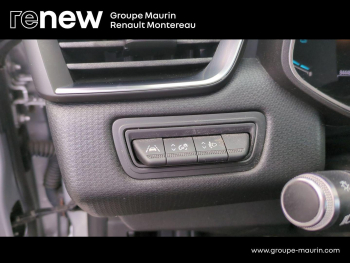 Photo 16 du bon plan RENAULT Clio 1.6 E-Tech 140ch Business -21 occasion à 12290 €