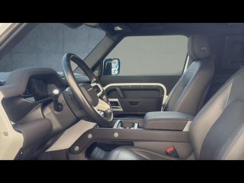 Photo 7 du bon plan LAND-ROVER Defender 90 3.0 D250 Hard Top SE occasion à 59990 €