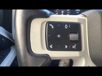 Photo 13 du bon plan LAND-ROVER Defender 90 3.0 D250 Hard Top SE occasion à 59990 €