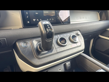 Photo 14 du bon plan LAND-ROVER Defender 90 3.0 D250 Hard Top SE occasion à 59990 €