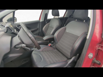 Photo 13 du bon plan PEUGEOT 208 1.2 PureTech 110ch E6.c GT Line S&S EAT6 5p occasion à 7299 €