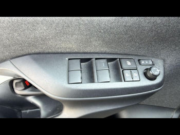 Photo 12 du bon plan TOYOTA Yaris Cross 116h Design MY22 occasion à 19990 €