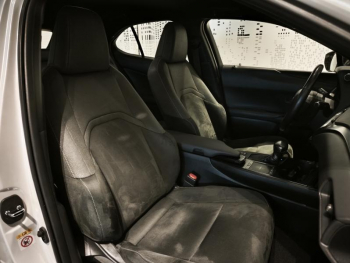 Photo 18 du bon plan LEXUS UX 250h 2WD Pack Confort Business MY20 occasion à 20990 €