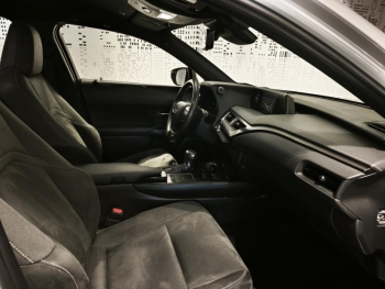 Photo 19 du bon plan LEXUS UX 250h 2WD Pack Confort Business MY20 occasion à 20990 €