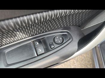 Photo 19 du bon plan BMW Série 1 120iA 184ch Lounge 3p occasion à 13980 €