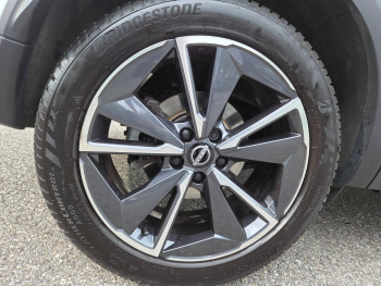 Photo 7 du bon plan NISSAN Qashqai e-POWER 190ch Tekna occasion à 29790 €