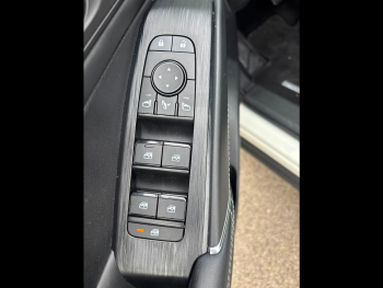 Photo 16 du bon plan NISSAN Qashqai e-POWER 190ch N-Connecta 2022 occasion à 24290 €
