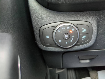 Photo 12 du bon plan FORD Fiesta 1.0 EcoBoost Hybrid 125ch ST-Line 5p occasion à 14075 €