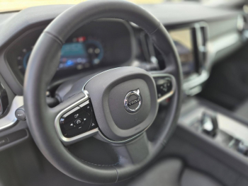 Photo 15 du bon plan VOLVO V60 B4 197ch Plus Style Dark DCT 7 occasion à 37290 €