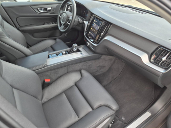 Photo 20 du bon plan VOLVO V60 B4 197ch Plus Style Dark DCT 7 occasion à 37290 €