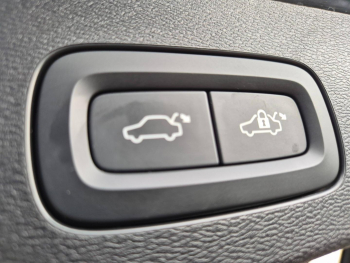 Photo 26 du bon plan VOLVO V60 B4 197ch Plus Style Dark DCT 7 occasion à 37290 €