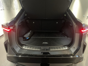 Photo 11 du bon plan LEXUS RZ 450e Executive occasion à 39990 €
