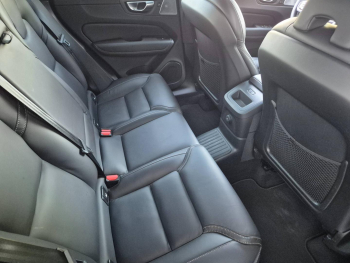 Photo 16 du bon plan VOLVO XC60 T6 Hybride Rechargeable 253 + 145ch Black Edition Geartronic 8 AWD occasion à 57990 €