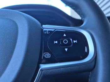 Photo 27 du bon plan VOLVO XC60 T6 Hybride Rechargeable 253 + 145ch Black Edition Geartronic 8 AWD occasion à 57990 €