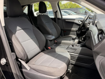 Photo 29 du bon plan FORD Kuga 1.5 EcoBlue 120ch Trend occasion à 13990 €