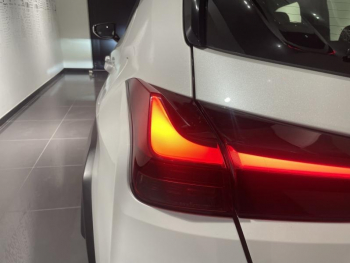 Photo 8 du bon plan LEXUS UX 250h 2WD Pack Confort Business + Stage Hybrid Academy MY21 occasion à 22990 €