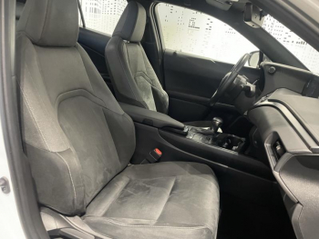 Photo 16 du bon plan LEXUS UX 250h 2WD Pack Confort Business + Stage Hybrid Academy MY21 occasion à 22990 €