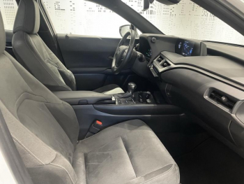 Photo 17 du bon plan LEXUS UX 250h 2WD Pack Confort Business + Stage Hybrid Academy MY21 occasion à 22990 €