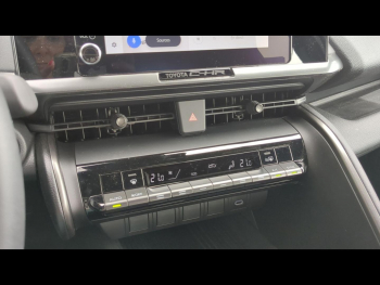Photo 29 du bon plan TOYOTA C-HR 1.8 Hybride 140ch Dynamic MY26 occasion à 29990 €