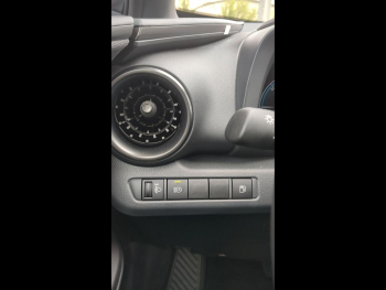 Photo 32 du bon plan TOYOTA C-HR 1.8 Hybride 140ch Dynamic MY26 occasion à 29990 €