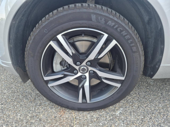 Photo 16 du bon plan VOLVO XC60 T6 AWD 253 + 87ch R-Design Geartronic occasion à 38890 €