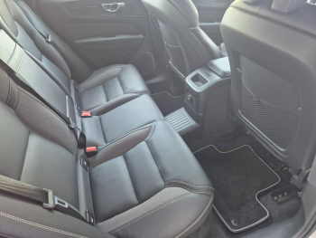 Photo 18 du bon plan VOLVO XC60 T6 AWD 253 + 87ch R-Design Geartronic occasion à 38890 €