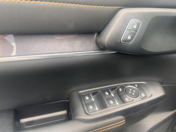 Photo 12 du bon plan FORD Ranger VUL 2.3 EcoBoost PHEV 281ch Stop&Start Double Cabine Wildtrak 4x4 BVA10 occasion à 59900 €