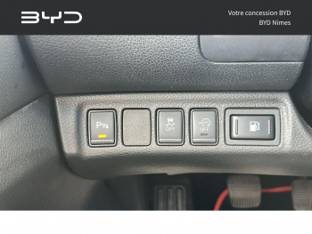 Photo 23 du bon plan NISSAN Navara VUL 2.3 dCi 160ch Double-Cab Tekna occasion à 25990 €