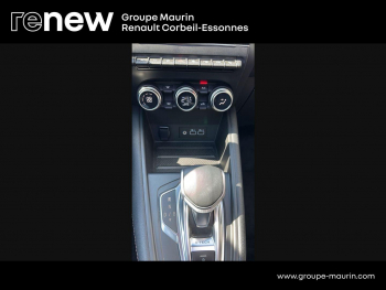 Photo 24 du bon plan RENAULT Captur 1.6 E-Tech hybride 145ch Iconic occasion à 20380 €