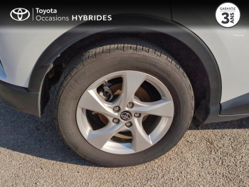 Photo 16 du bon plan TOYOTA C-HR 122h Dynamic 2WD E-CVT RC18 occasion à 16600 €