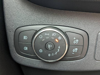 Photo 16 du bon plan FORD Puma 1.0 Essence/Flexifuel 125ch S&S mHEV Titanium occasion à 15990 €