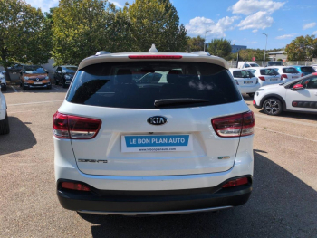 Photo 8 du bon plan KIA Sorento 2.2 CRDI 200ch ISG Premium 4x4 BVA 7pl occasion à 15500 €