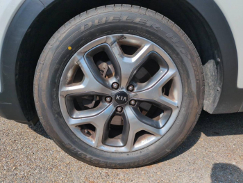 Photo 9 du bon plan KIA Sorento 2.2 CRDI 200ch ISG Premium 4x4 BVA 7pl occasion à 15500 €