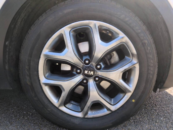 Photo 10 du bon plan KIA Sorento 2.2 CRDI 200ch ISG Premium 4x4 BVA 7pl occasion à 15500 €