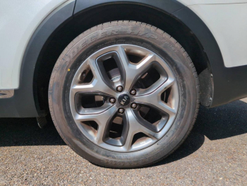 Photo 12 du bon plan KIA Sorento 2.2 CRDI 200ch ISG Premium 4x4 BVA 7pl occasion à 15500 €