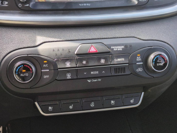 Photo 23 du bon plan KIA Sorento 2.2 CRDI 200ch ISG Premium 4x4 BVA 7pl occasion à 15500 €