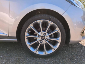 Photo 10 du bon plan FORD Fiesta 1.5 TDCi 120ch Stop&Start Vignale 5p Euro6.2 occasion à 8990 €
