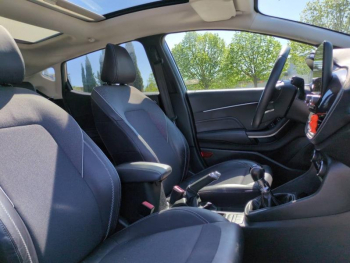Photo 14 du bon plan FORD Fiesta 1.5 TDCi 120ch Stop&Start Vignale 5p Euro6.2 occasion à 8990 €