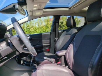 Photo 15 du bon plan FORD Fiesta 1.5 TDCi 120ch Stop&Start Vignale 5p Euro6.2 occasion à 8990 €