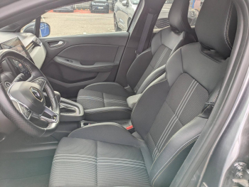 Photo 6 du bon plan RENAULT Clio 1.6 E-Tech hybride 145ch Engineered occasion à 16990 €