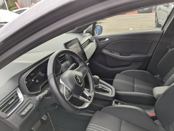 Photo 7 du bon plan RENAULT Clio 1.6 E-Tech hybride 145ch Engineered occasion à 16990 €