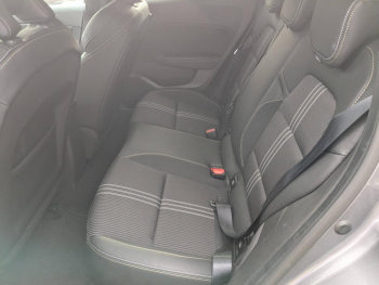 Photo 8 du bon plan RENAULT Clio 1.6 E-Tech hybride 145ch Engineered occasion à 16990 €